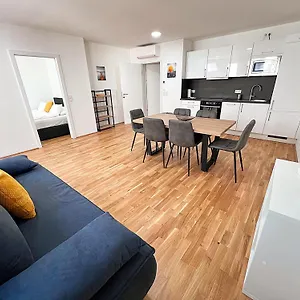  Appartamento Modern, New, Next To Metro - Gg13